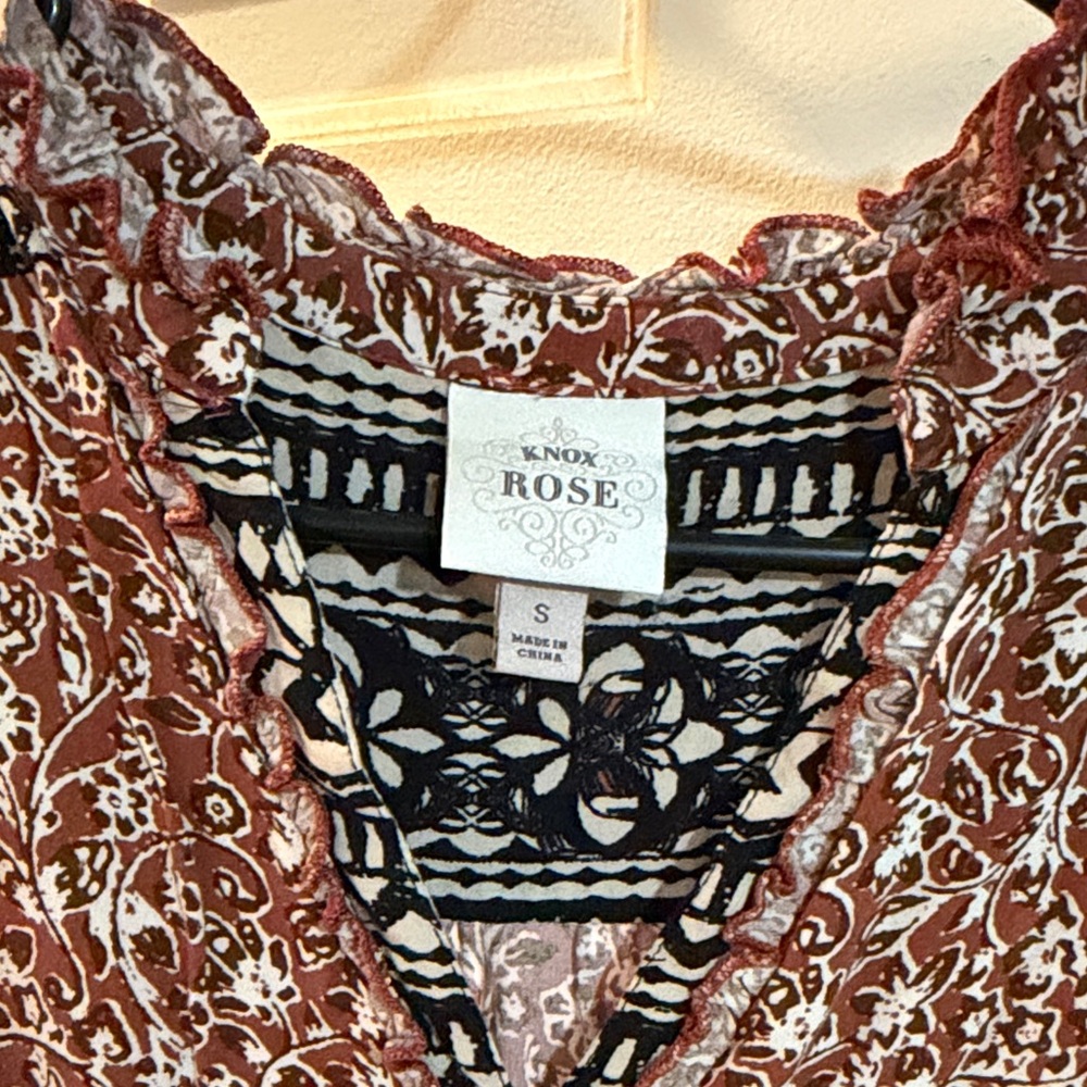 Knox Rose Floral Midi Dress in Red and Black - Picture 4 of 5